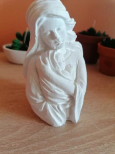 Marie s dítětem soška